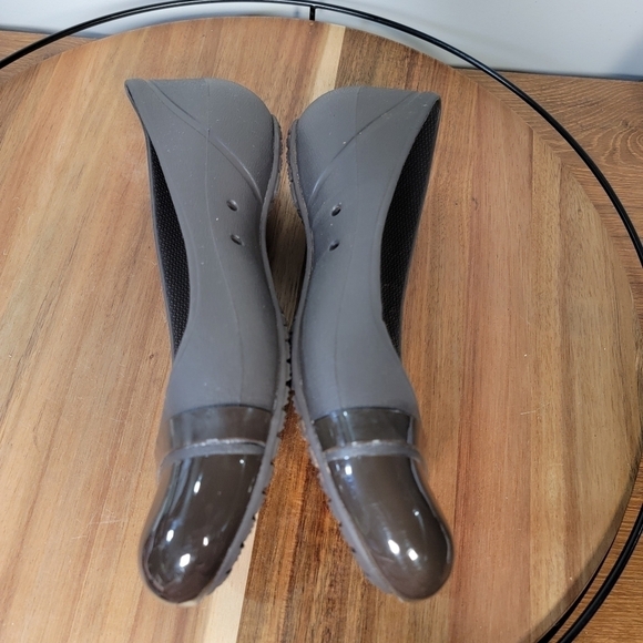 Crocs Brown Ballet Flats with Patent toe cap Size 9 - Picture 12 of 15